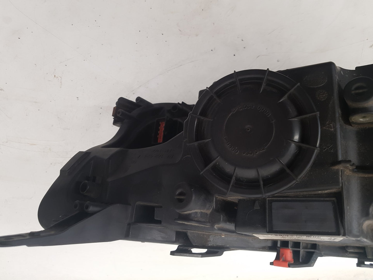 2010 - 2012 Saab 9-5  Saloon Right Headlight 12775737