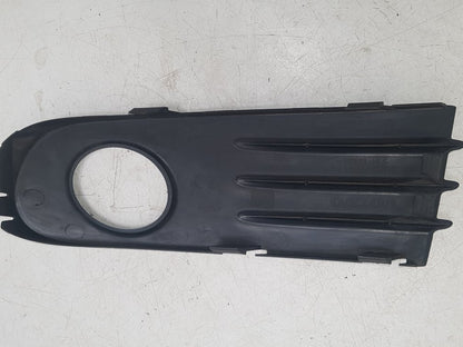 2004 - 2007 Volvo S40  Saloon Right Fog Light Cover 30657008