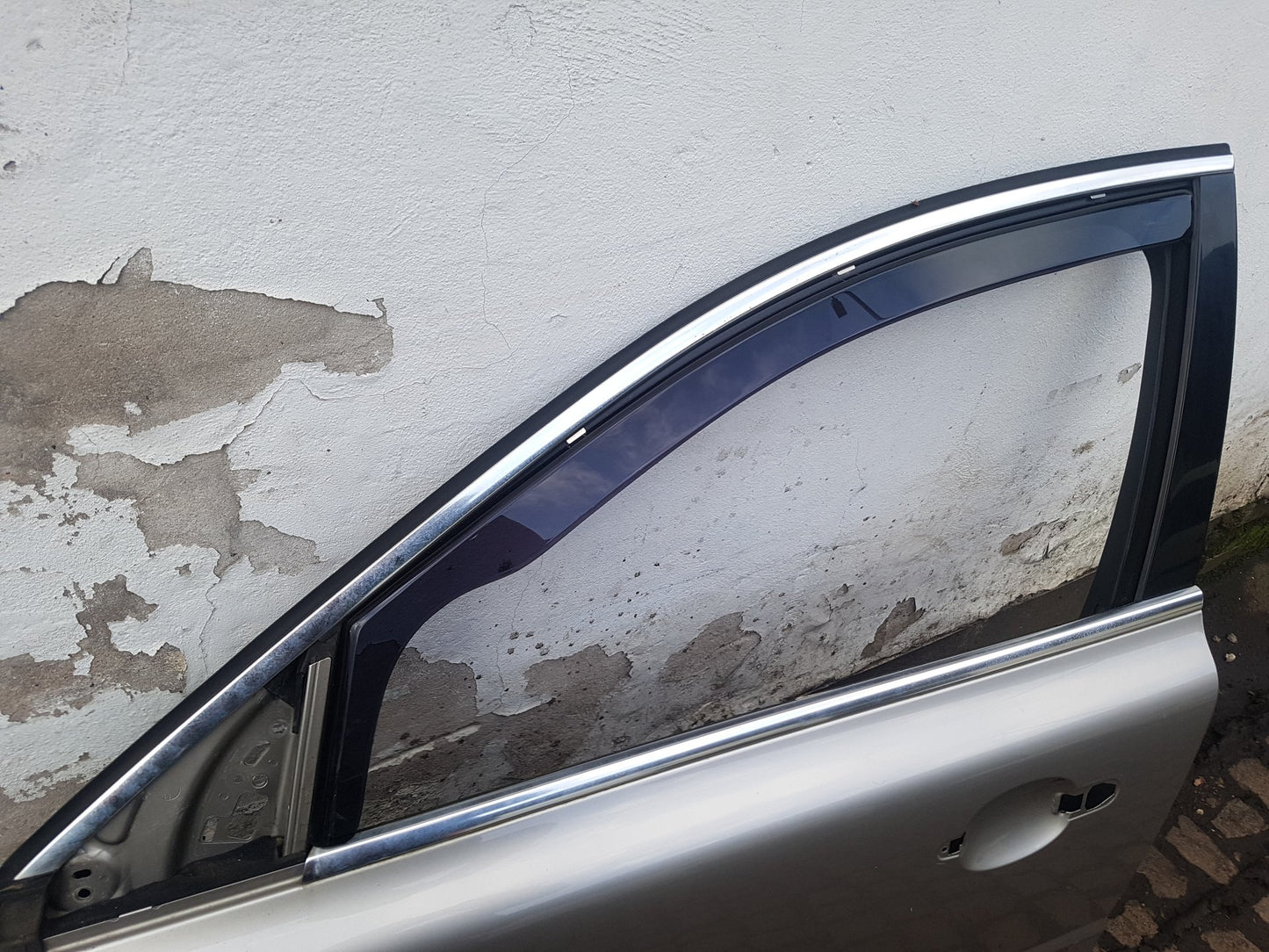 2010 Volvo XC70  Estate DOOR - BARE (FRONT PASSENGER SIDE)