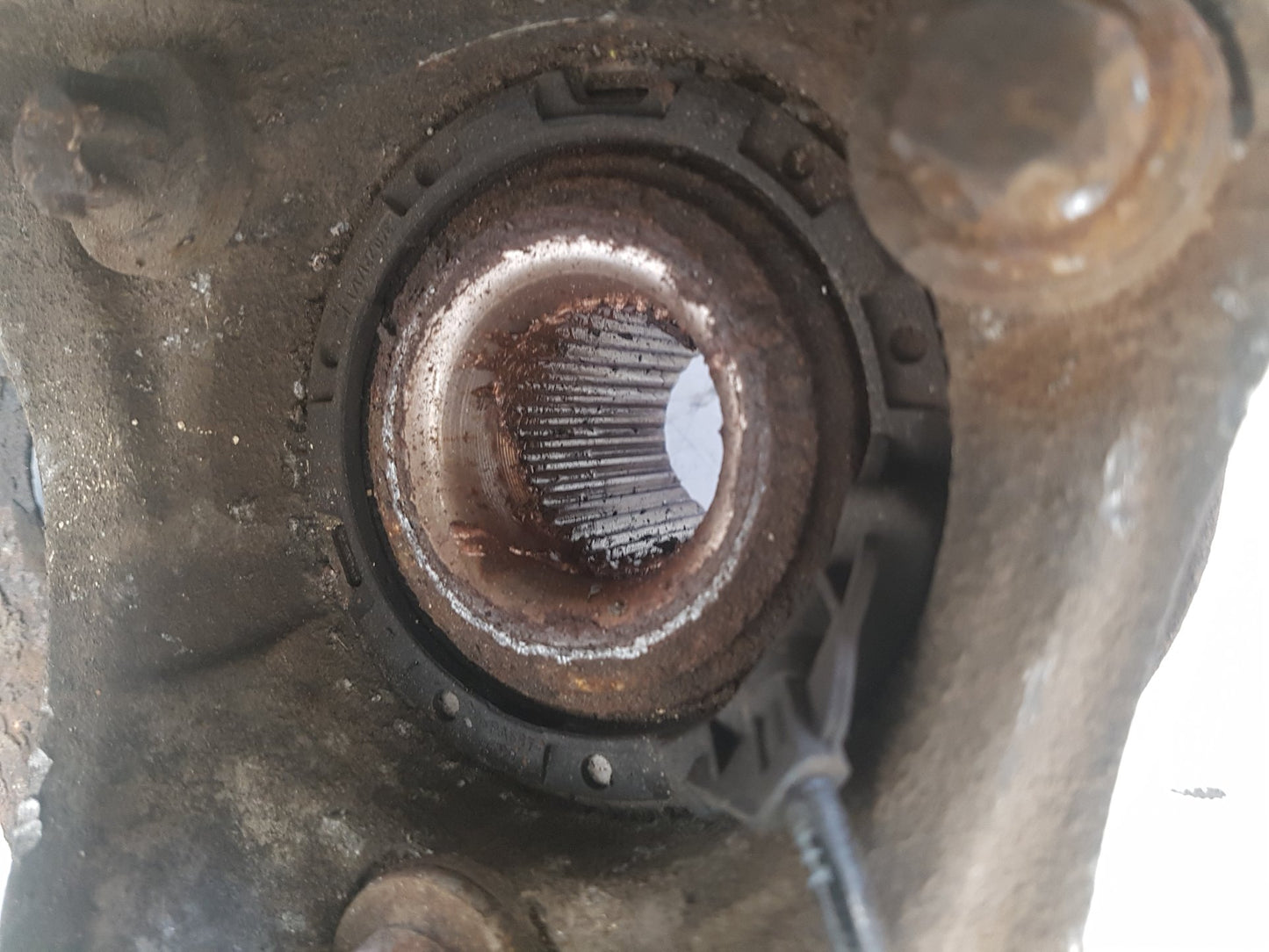 2003 - 2010 Saab 9-3  Saloon Right Front Hub Assembly