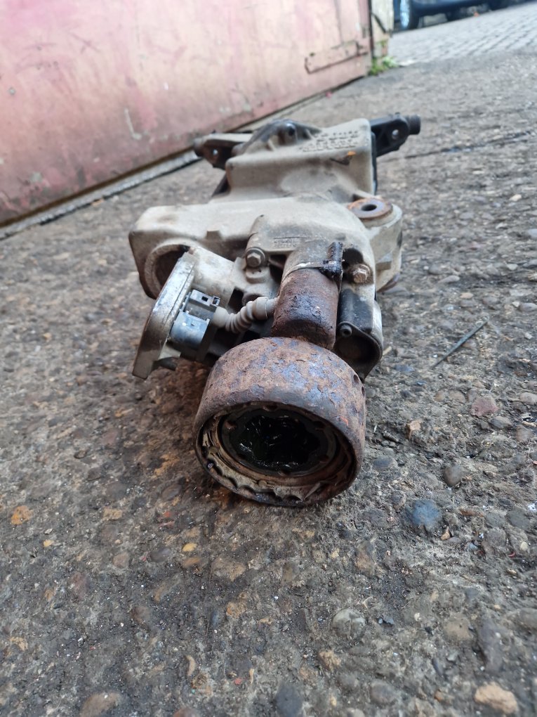 2002 - 2006 Volvo XC90  Estate Rear Differential Assembly 30700003