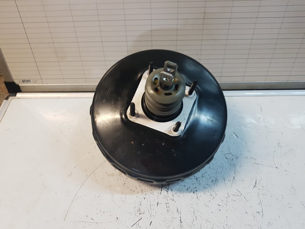 2008 - 2017 Volvo XC60  Estate Brake Booster 31302531