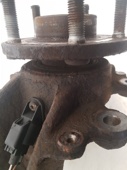 2008 - 2012 Volvo S40  Saloon Left Front Hub Assembly 3M513K171