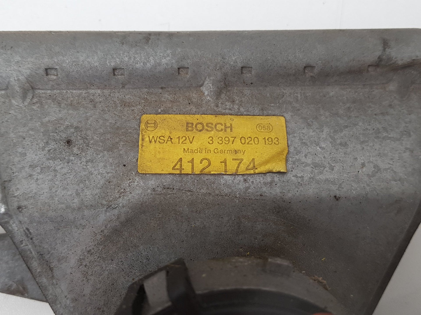 1987 - 1995 Volvo 480  Hatchback WIPER MOTOR (FRONT) & LINKAGE 412174