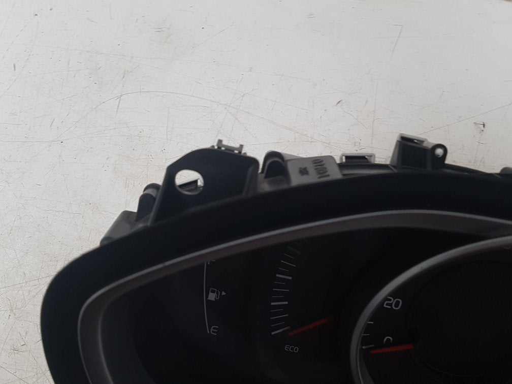 2012 - 2016 Volvo V40 Cross Country  Hatchback Instrument Cluster 31412876