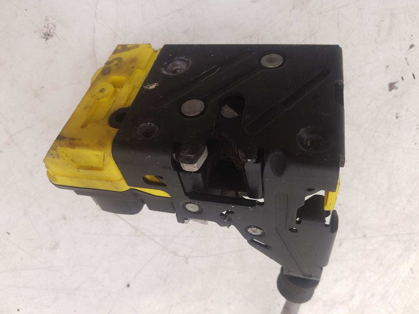 2002 - 2006 Volvo XC90  Convertible Right Front Door Lock Actuator