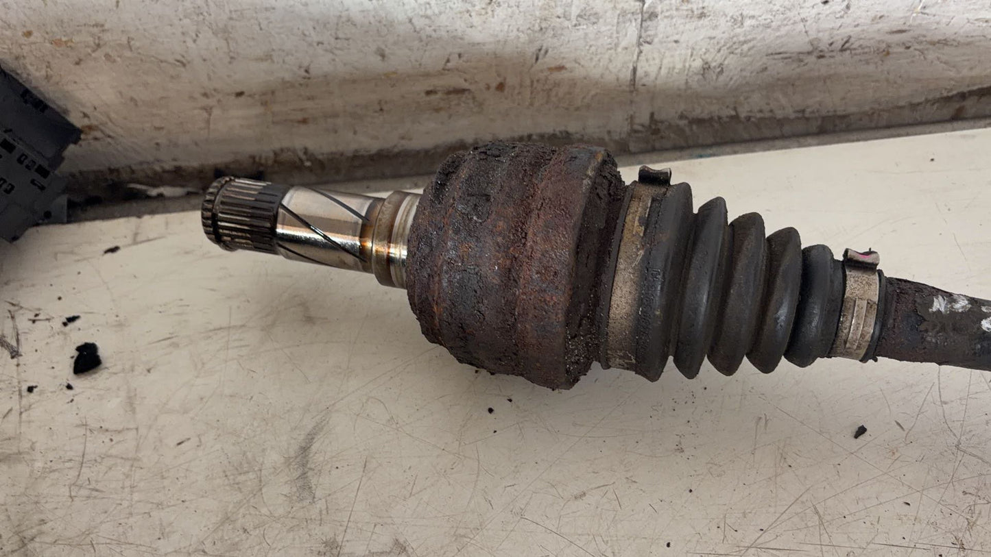 2004 - 2007 Volvo XC70  Estate Left Rear Drive Axle 8603680