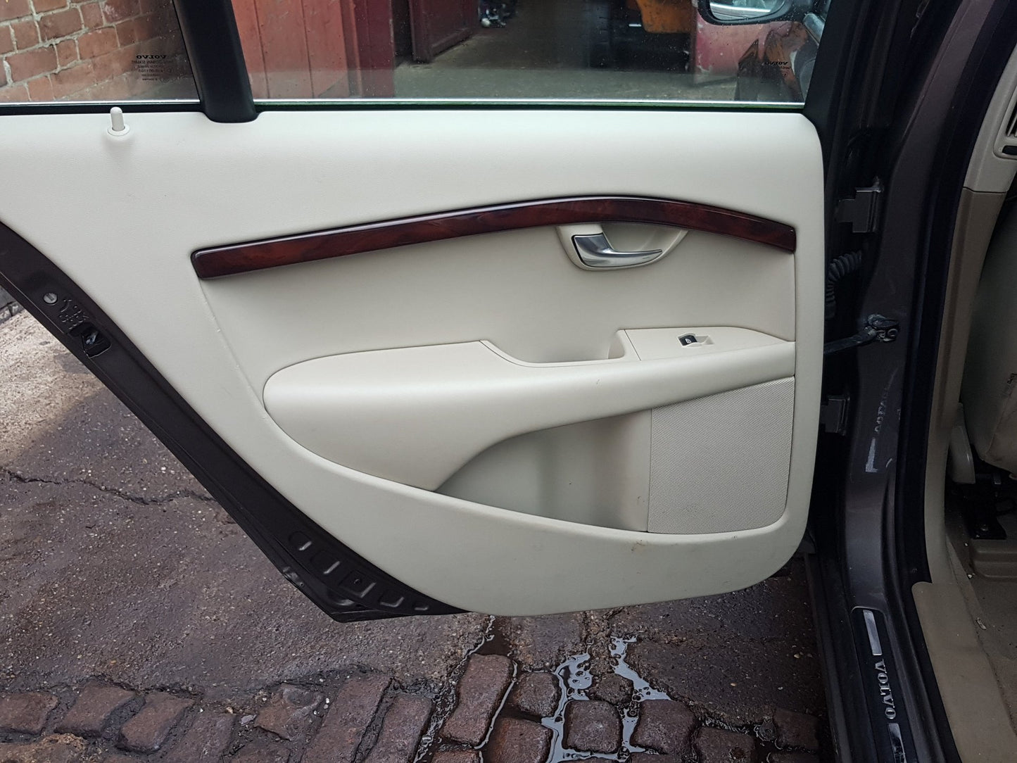 2006 - 2016 Volvo S80  Saloon Left Rear Door Trim 39863018