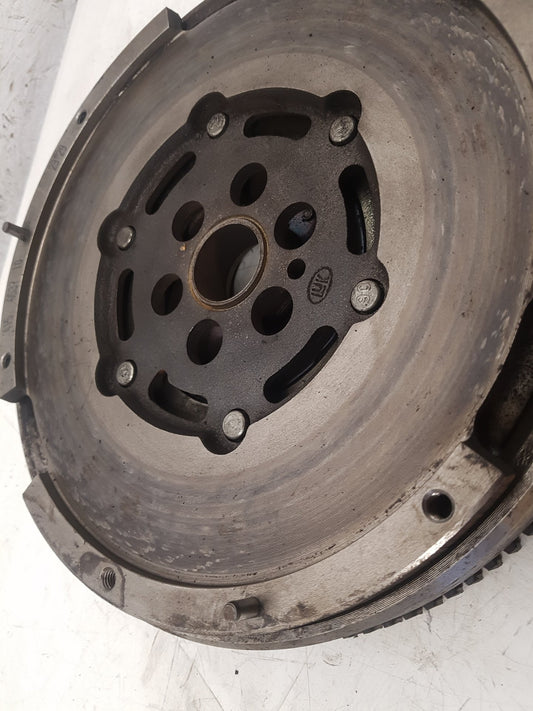 2012 - 2016 Volvo V40  Hatchback Flywheel/Flexplate 415053710