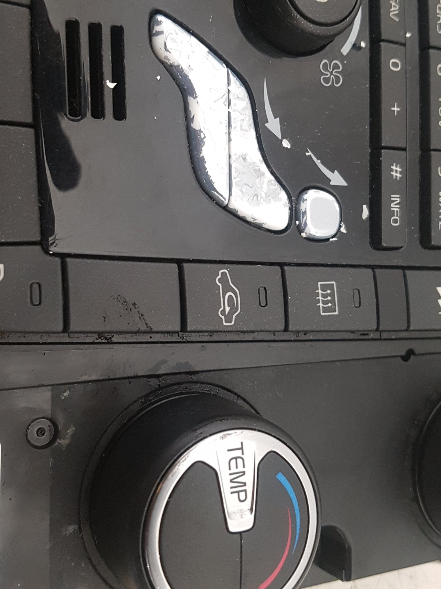 2008 - 2013 Volvo XC60 I 156 Estate HEATER & RADIO CONTROL PANNEL 30795272