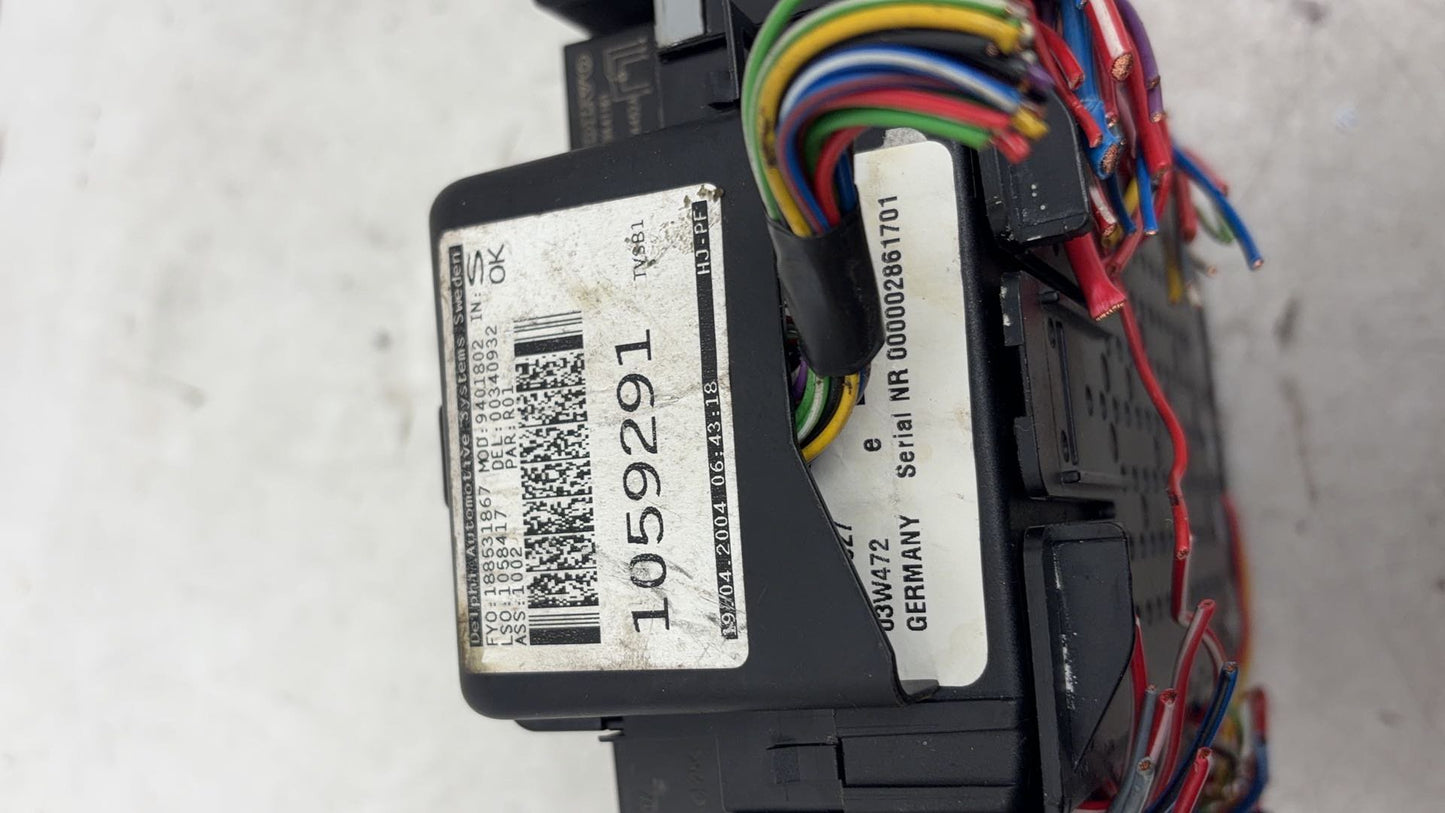 2002 - 2006 Volvo XC90  Estate Interior Fuse Box 30679527