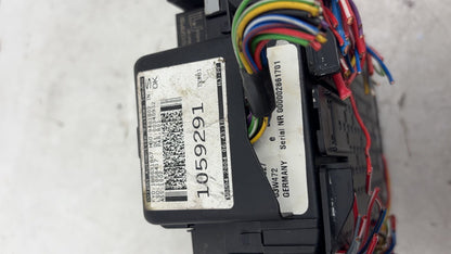2002 - 2006 Volvo XC90  Estate Interior Fuse Box 30679527
