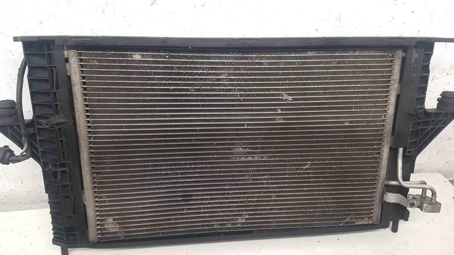 2007 - 2013 Volvo C70  Convertible Radiator 3M51-8005 DB