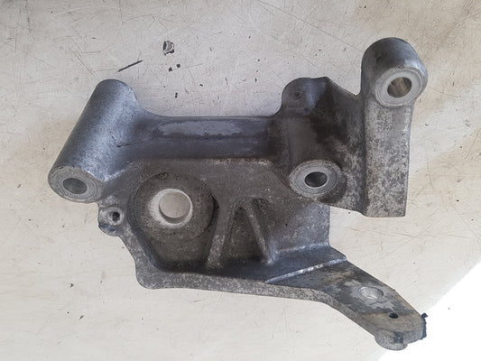 2017 - 2025 Volvo V90 235, 236 Estate Right Engine Mount 31670033