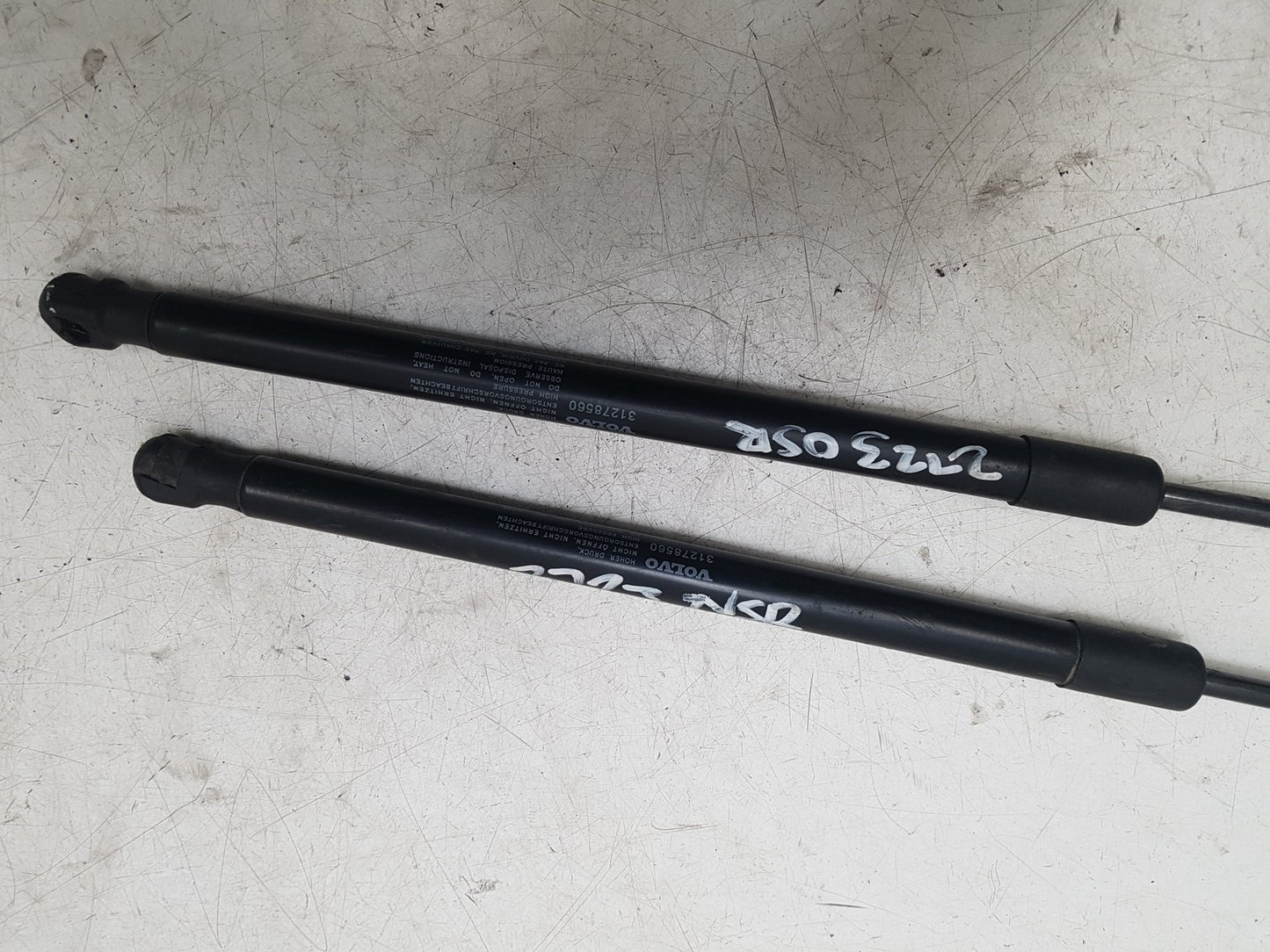 2013 - 2019 Volvo V40 III 525 Hatchback TAILGATE STRUTS (PAIR) 31278560