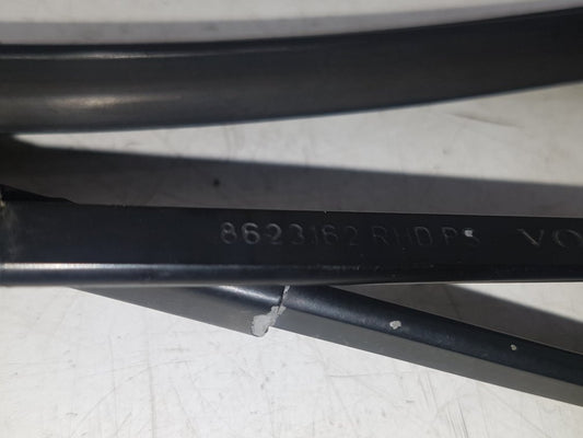 2007 Volvo XC90  Estate FRONT WIPER ARMS (PAIR) 8623162