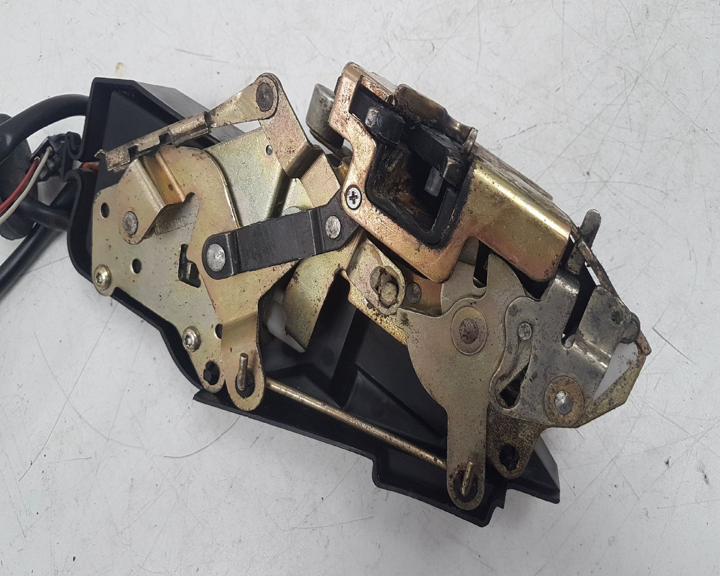 1994 - 1997 Volvo 850  Estate Left Rear Door Lock Actuator