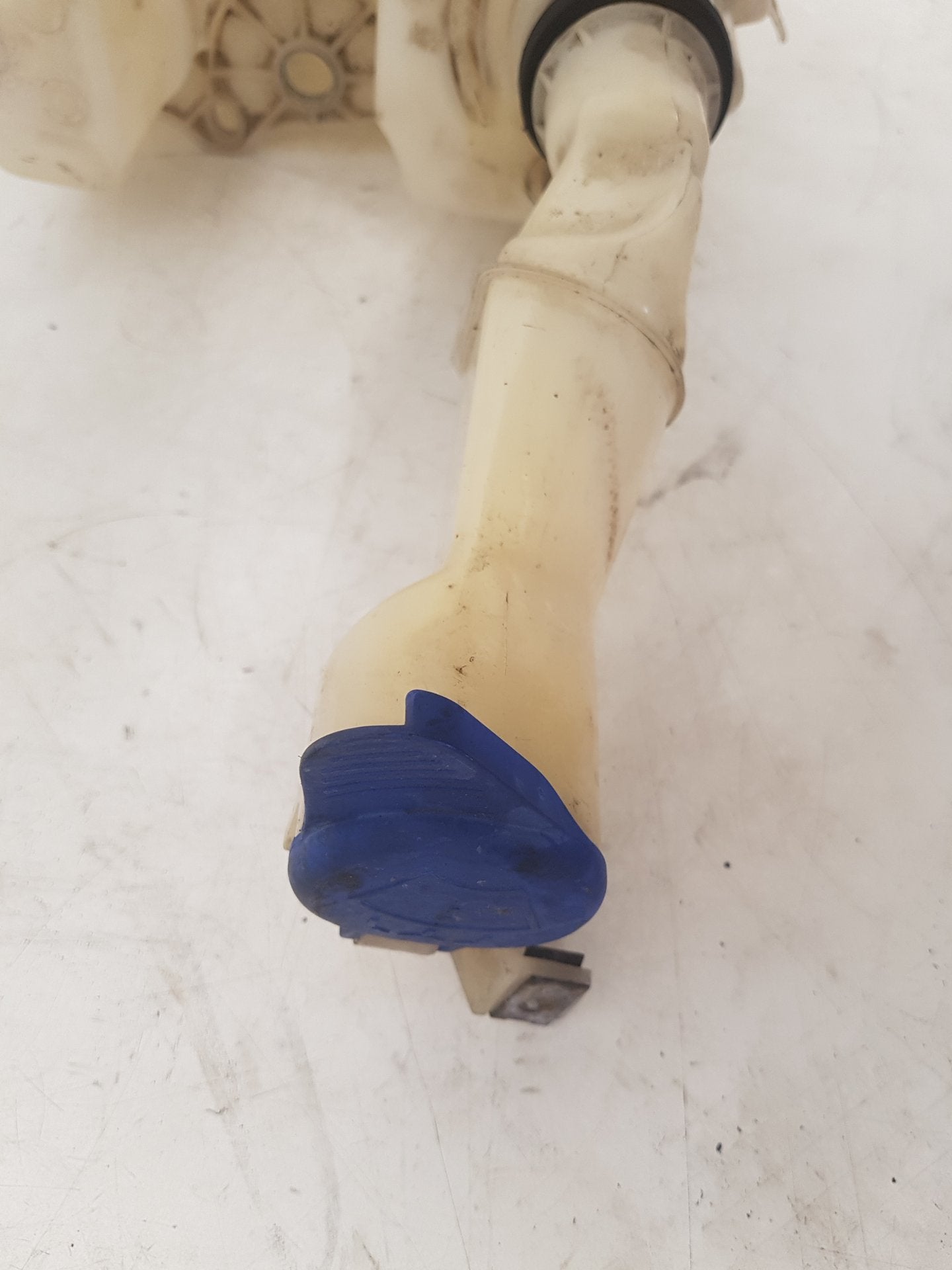 2001 - 2010 Volvo S60  Saloon Washer Bottle 9484282