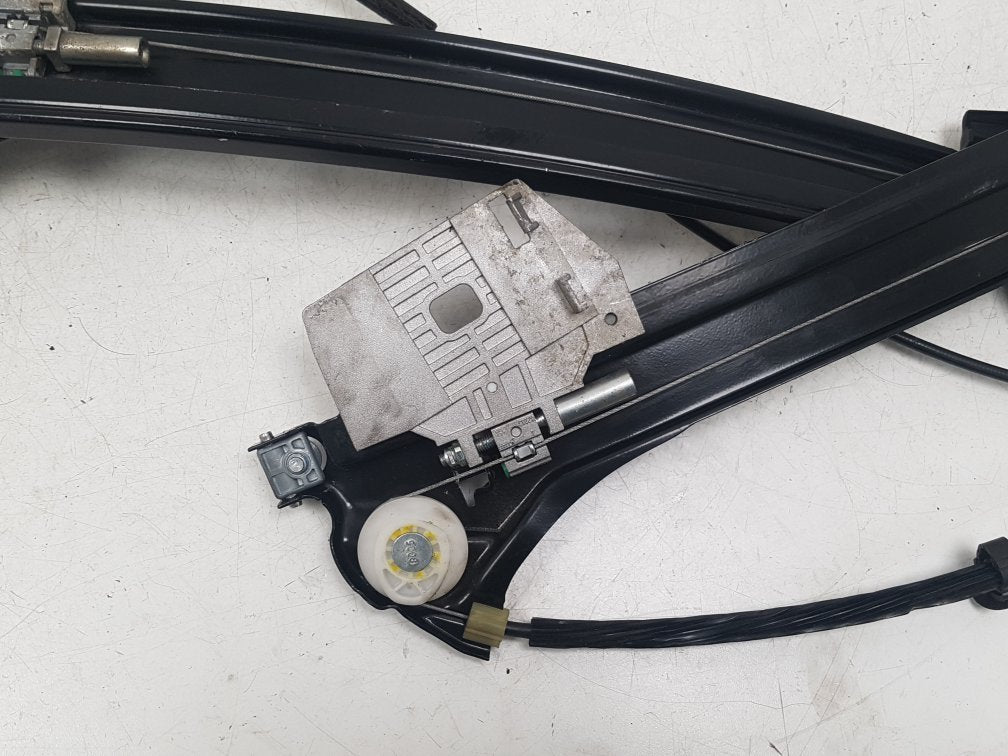 2008 - 2009 Volvo C70  Convertible WINDOW REGULATOR/MECH ELECTRIC  (FRONT PASSENGER SIDE) 30633660