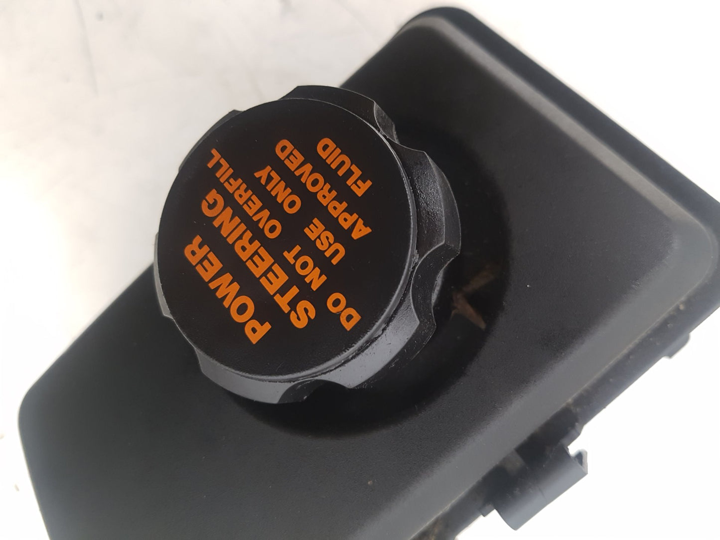 2002 - 2006 Volvo XC90  Estate POWER STEERING RESEVOIR 8671269