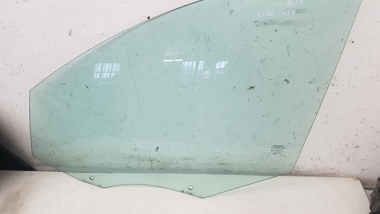 2008 - 2016 Volvo XC60   Left Front Door Window