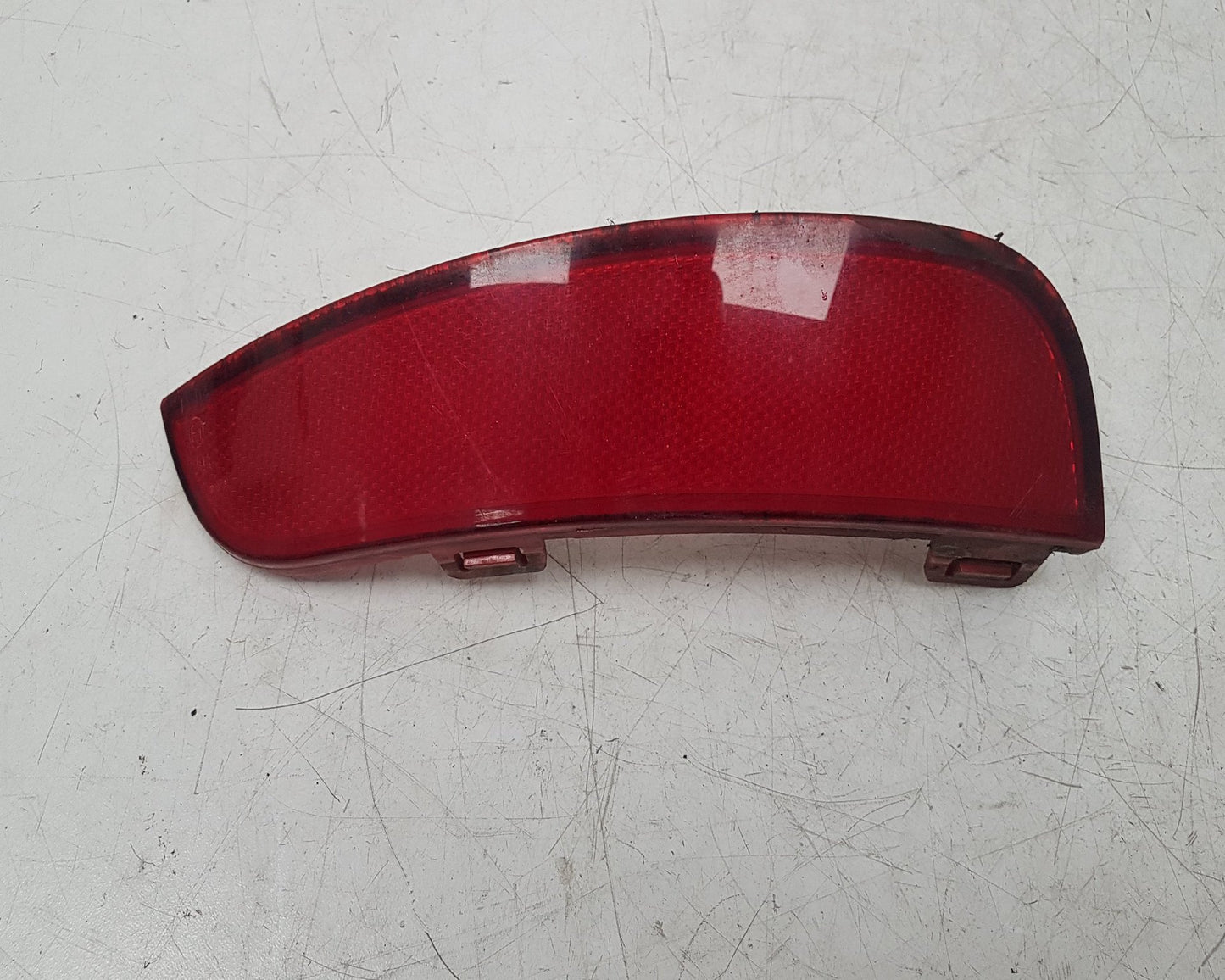 2008 - 2012 Volvo V50   PASSENGER REAR REFLECTOR 30763345