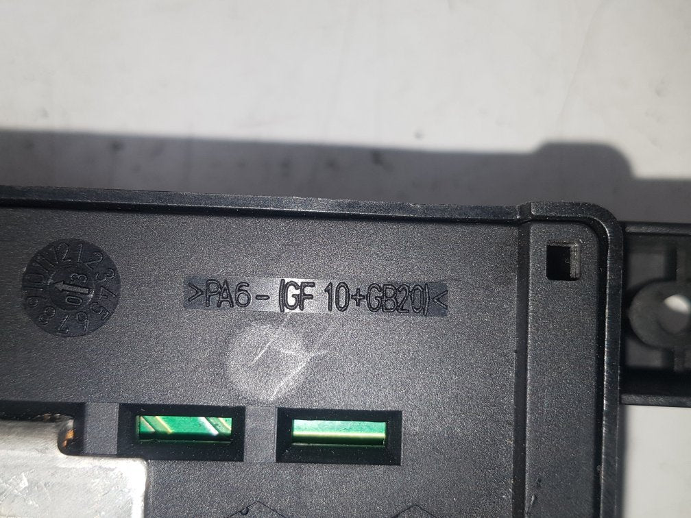 2003 - 2007 Volvo V70  Estate Engine Fuse Box 8645364