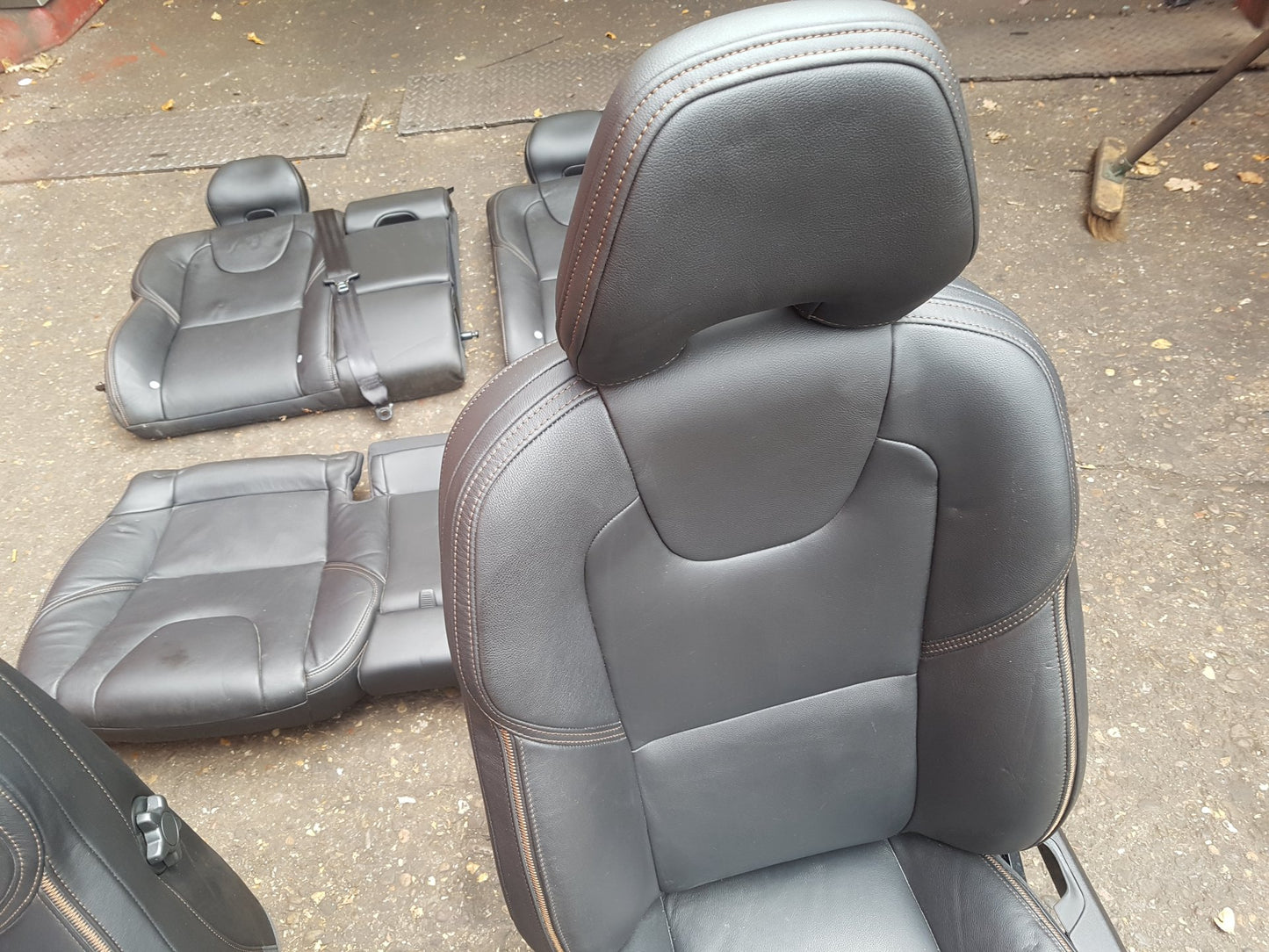 2012 - 2015 Volvo V40  Hatchback Interior