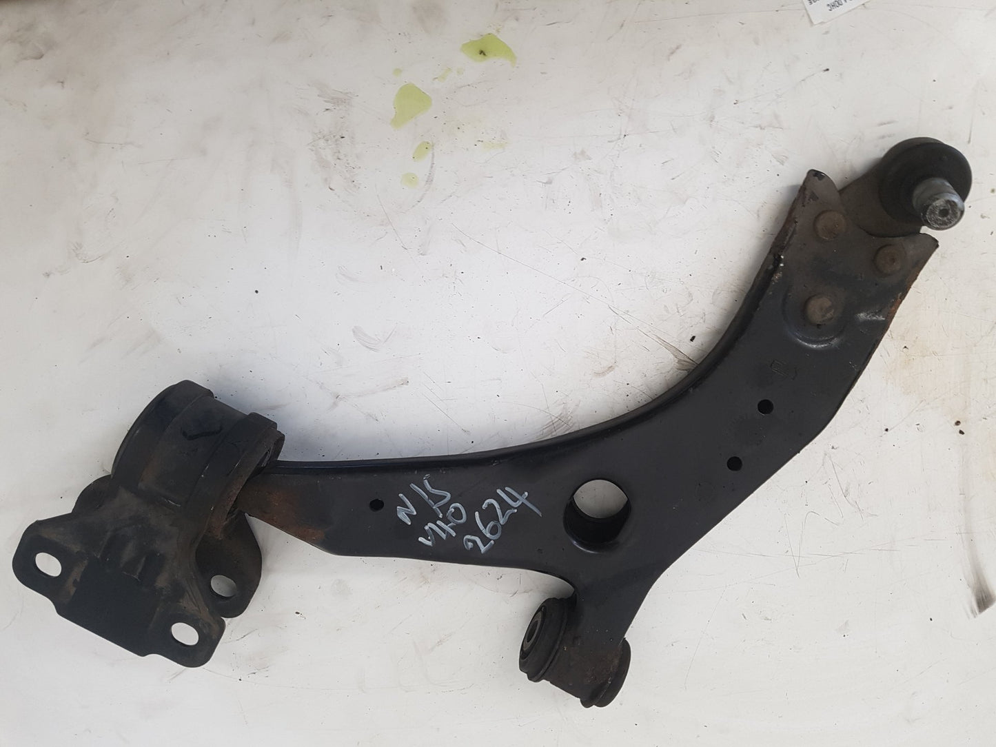 2015 - 2019 Volvo V40 Cross Country  Hatchback LOWER ARM/WISHBONE (PASSENGER SIDE) AV61 3A262 DA