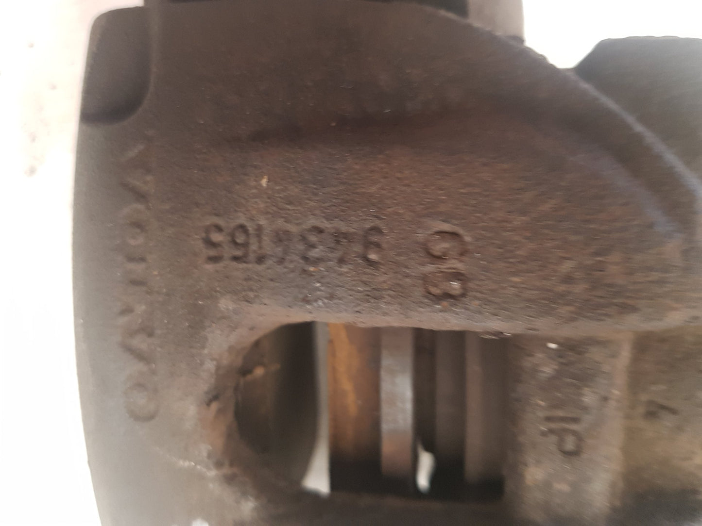 2005 Volvo S60  Saloon Left Rear Caliper 9434165 LH