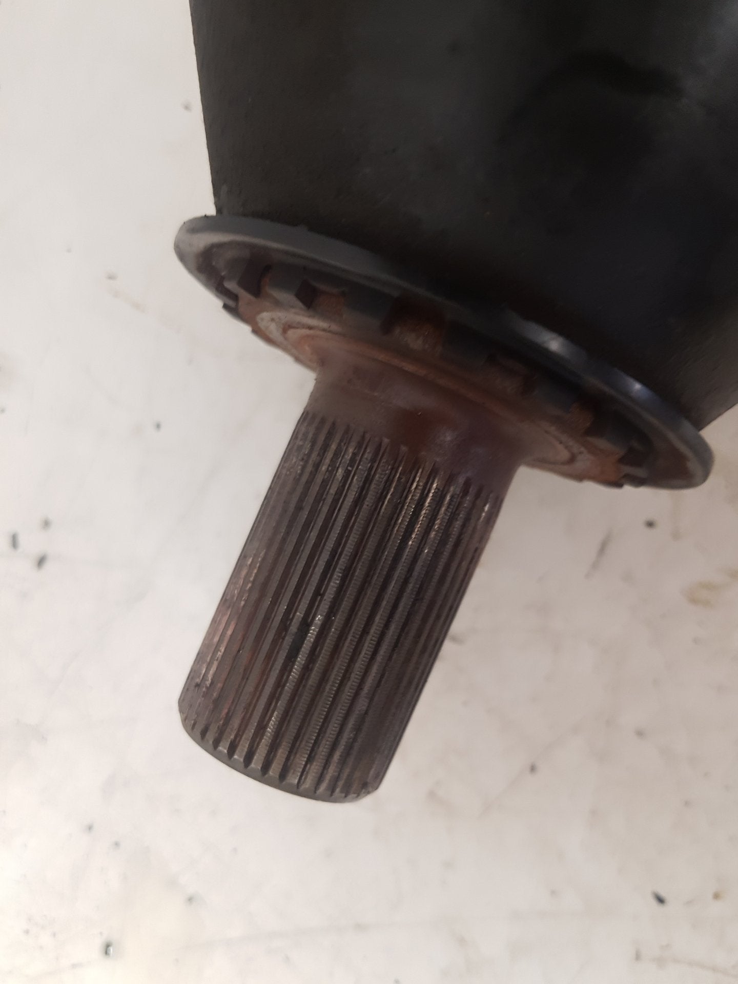 2010 - 2017 Volvo XC60  Estate Driveshaft (Manual) UK Drivers Side Front. 31216448