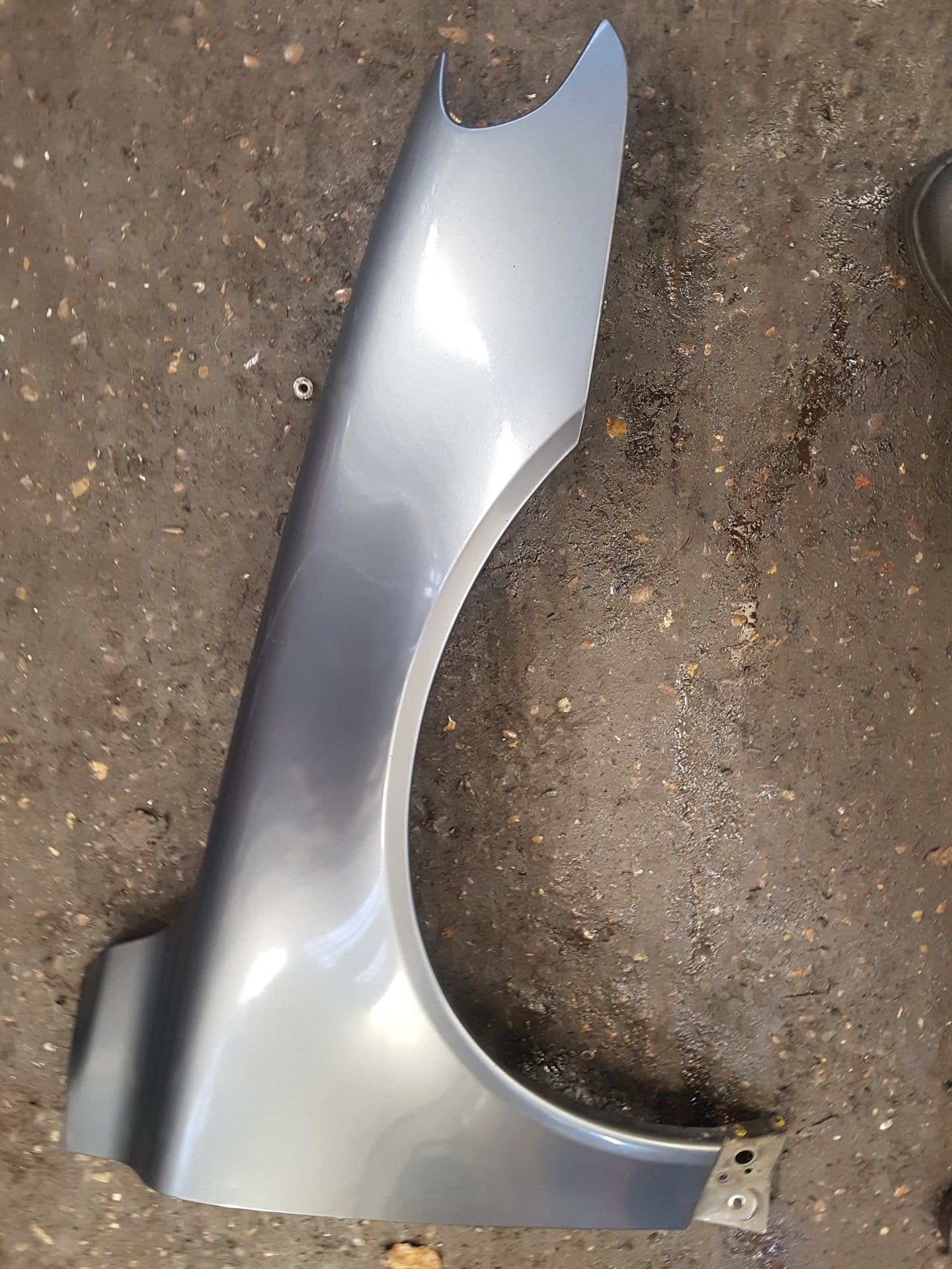 2008 - 2016 Volvo V70  Estate Right Front Guard