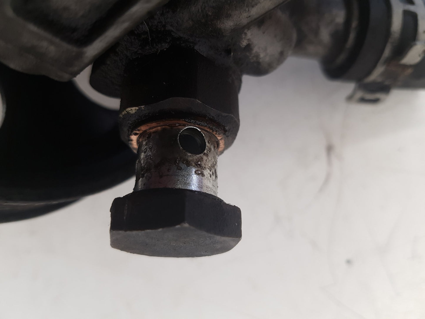 2010 - 2012 Saab 9-5  Saloon Power Steering Pump 55563329