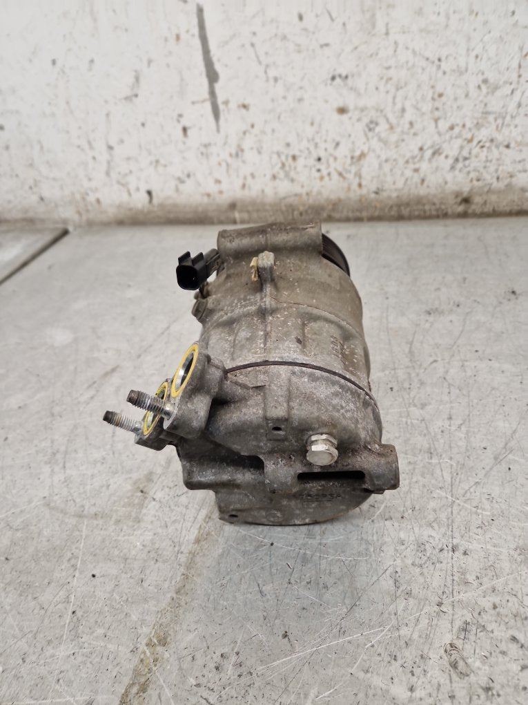 2012 - 2019 Volvo V40  Hatchback A/C Compressor 31291251