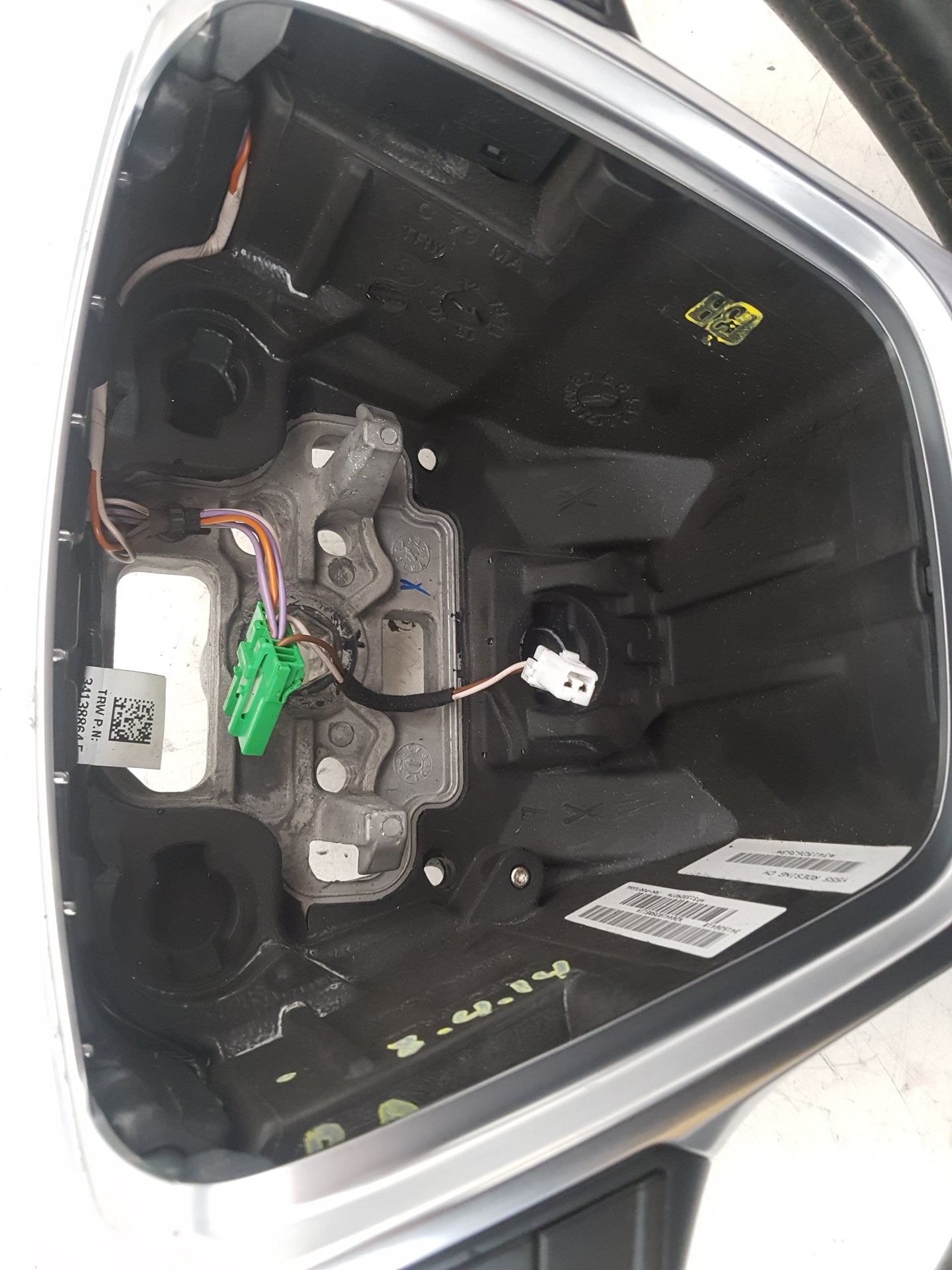 2012 - 2015 Volvo V40  Hatchback Steering Wheel 34152636B 31332927