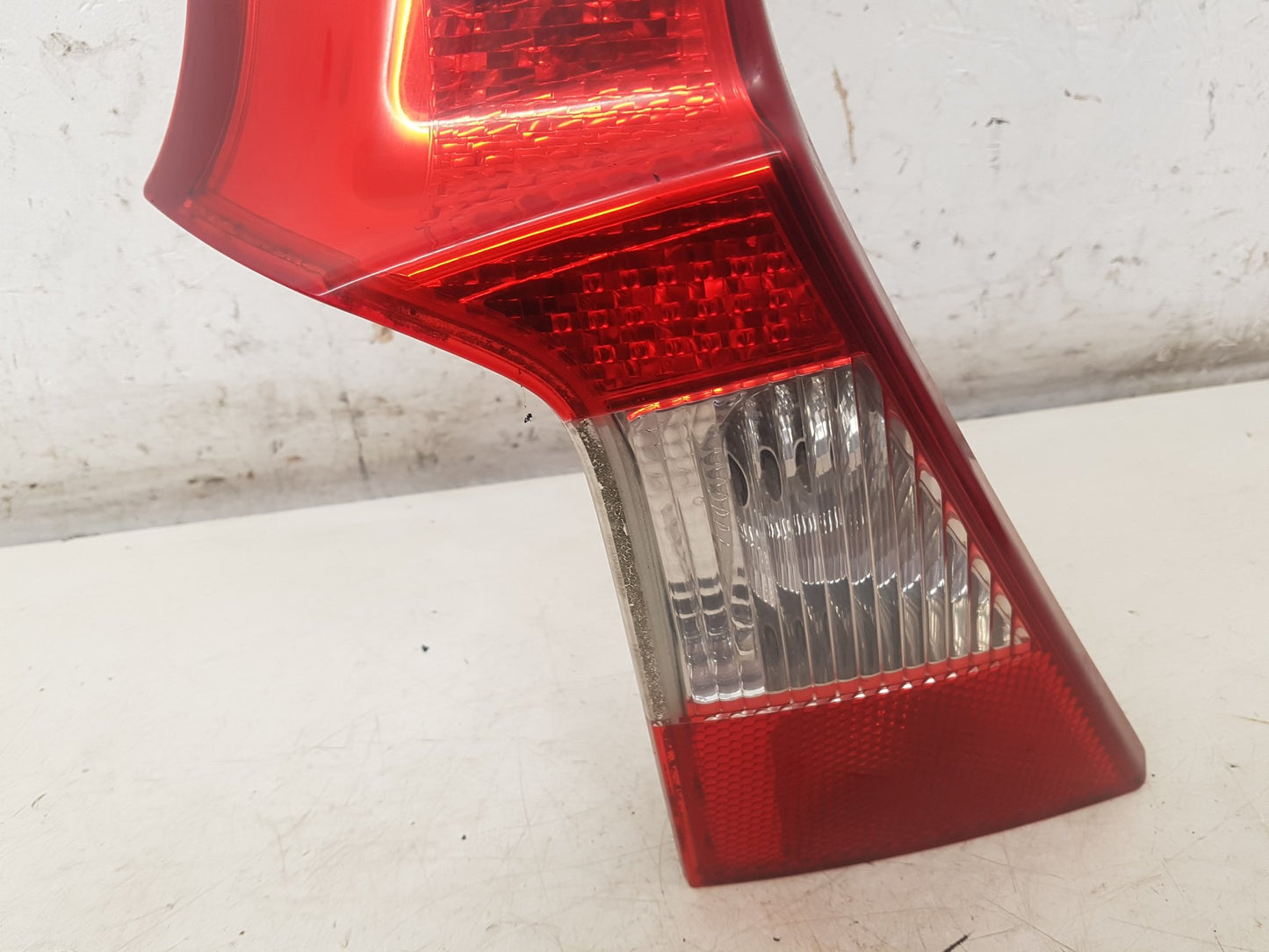 2008 - 2013 Volvo V70  Estate Left Taillight 31395068