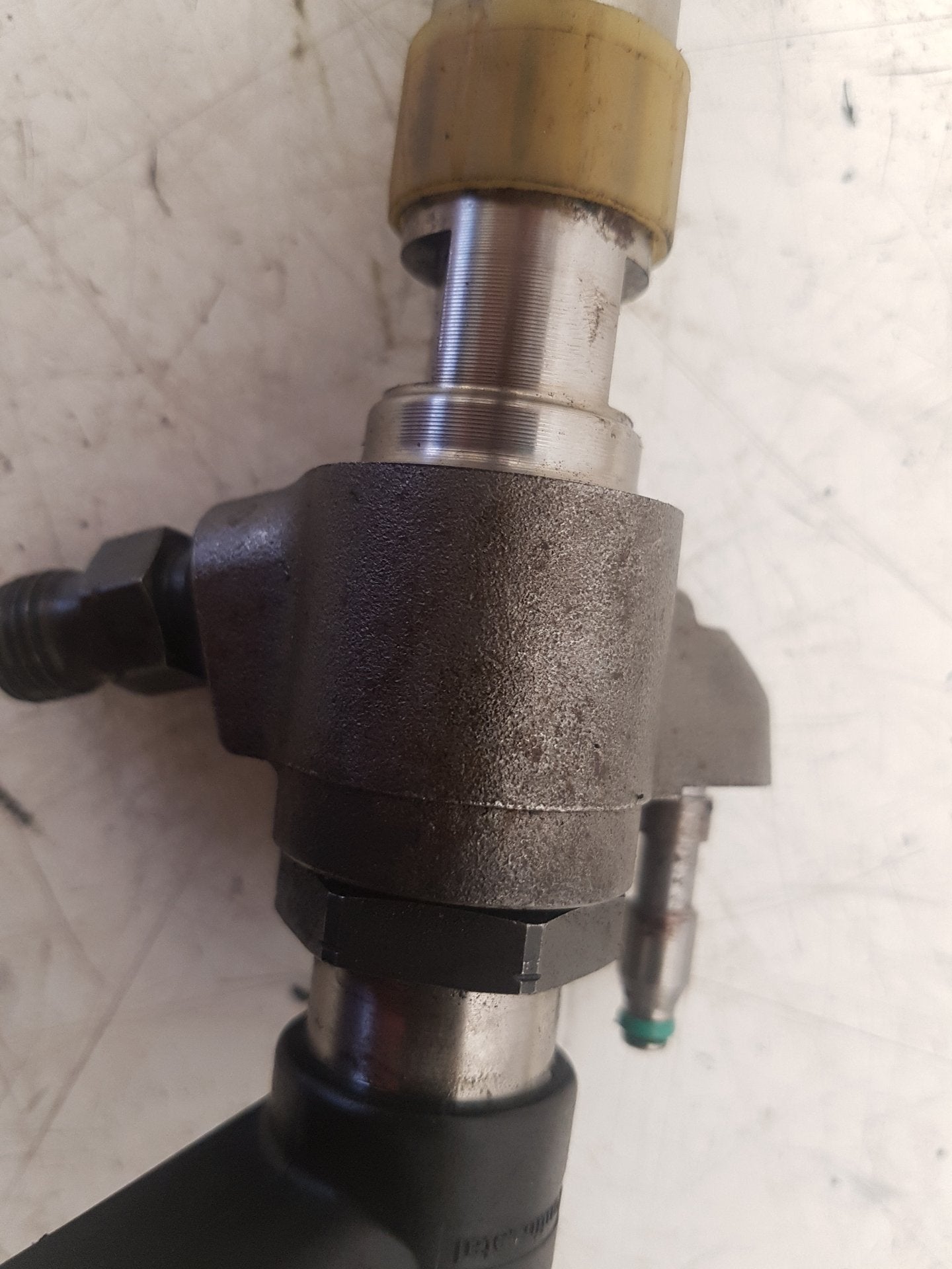 2010 - 2012 Volvo S40  Saloon Fuel Injector 50274V05