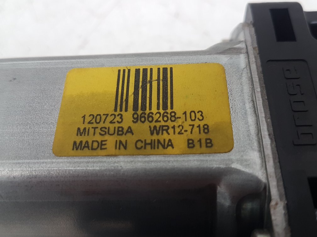 2012 - 2016 Volvo V40  Hatchback WINDOW MOTOR 120723