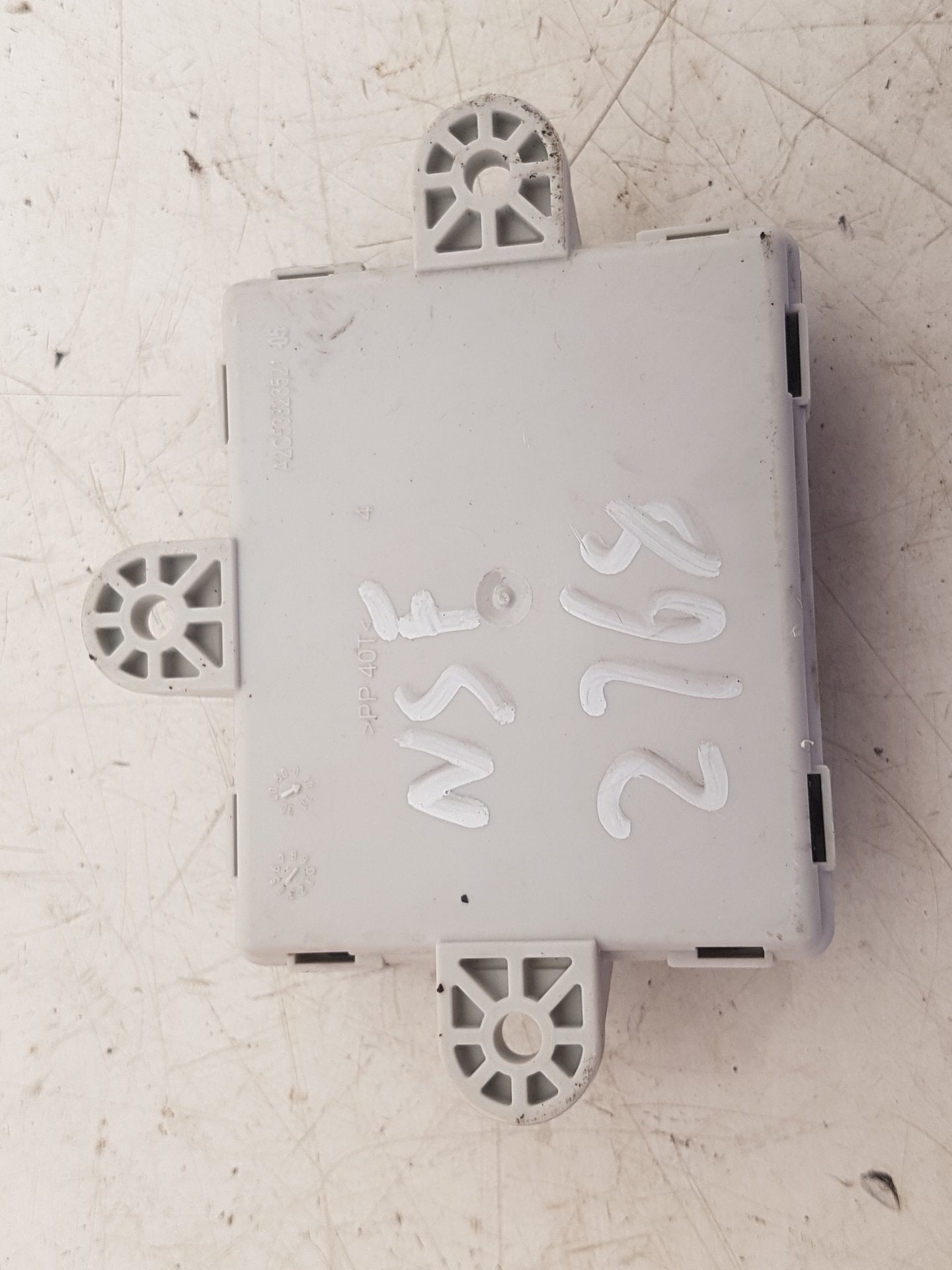 2012 - 2015 Volvo V40  Hatchback Door Control Module 31343044