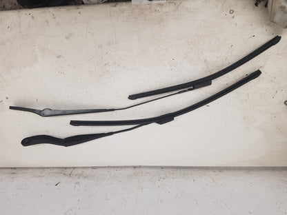 2006 - 2012 Volvo C30  Hatchback FRONT WIPER ARMS (PAIR) 8623162