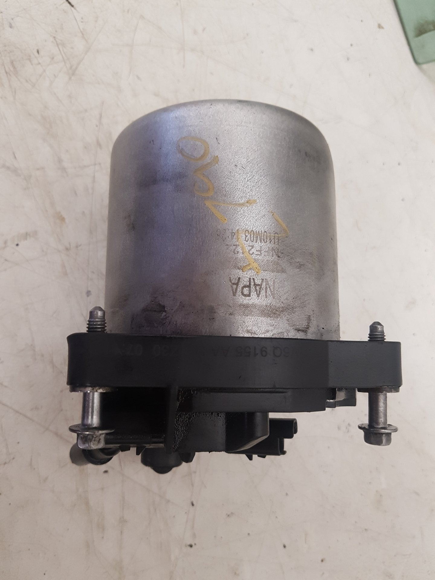 2013 - 2016 Volvo V40 III 525 Hatchback Fuel Filter Housing AV6Q 9155 AA