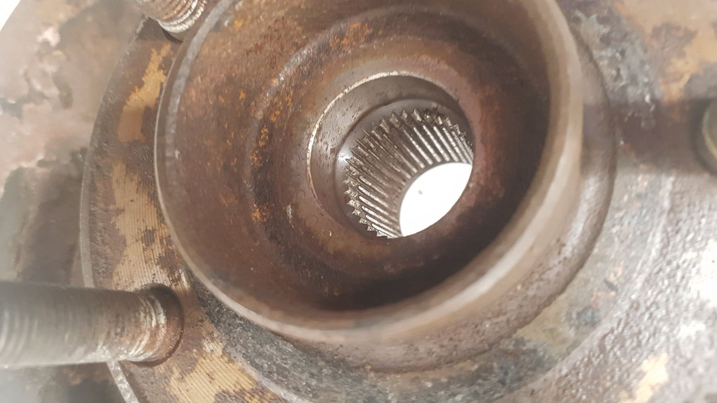 2010 - 2012 Volvo V50   Estate Left Front Hub Assembly 3M513K171