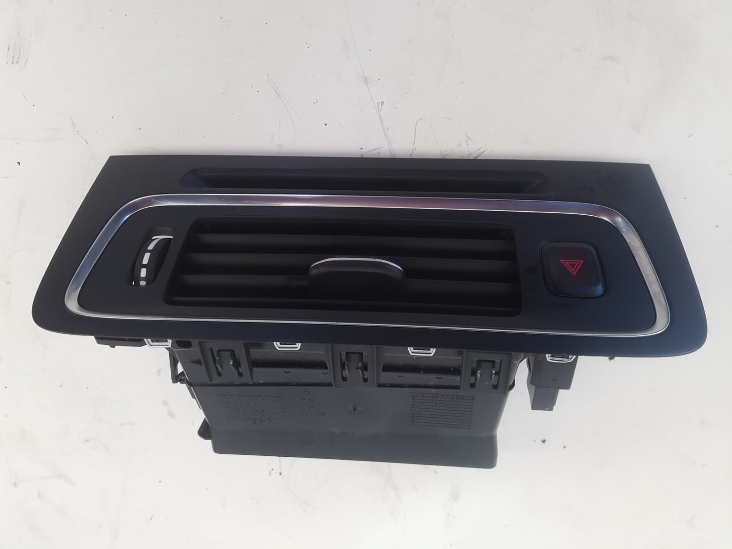 2013 - 2015 Volvo V60  Estate DASHBOARD VENT 1302138 9123681