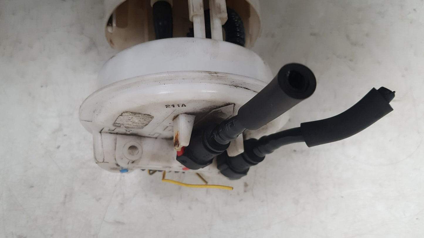 2000 - 2004 Volvo V40  Estate Fuel Sending Unit 30630542