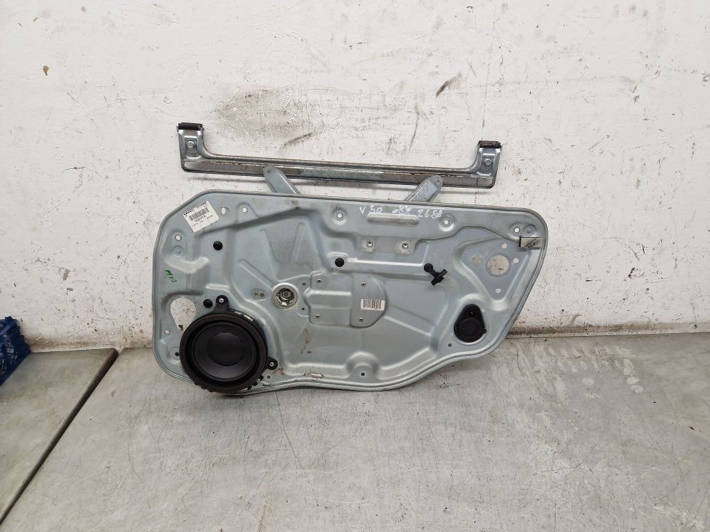 2004 - 2010 Volvo V50   Estate WINDOW REG (DRIVERS SIDE FRONT) 977406