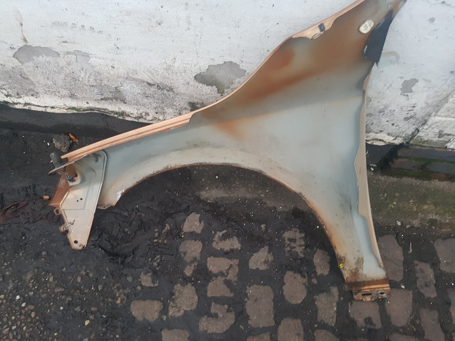 2010 - 2015 Volvo S60   Right Front Guard BRONZE 704