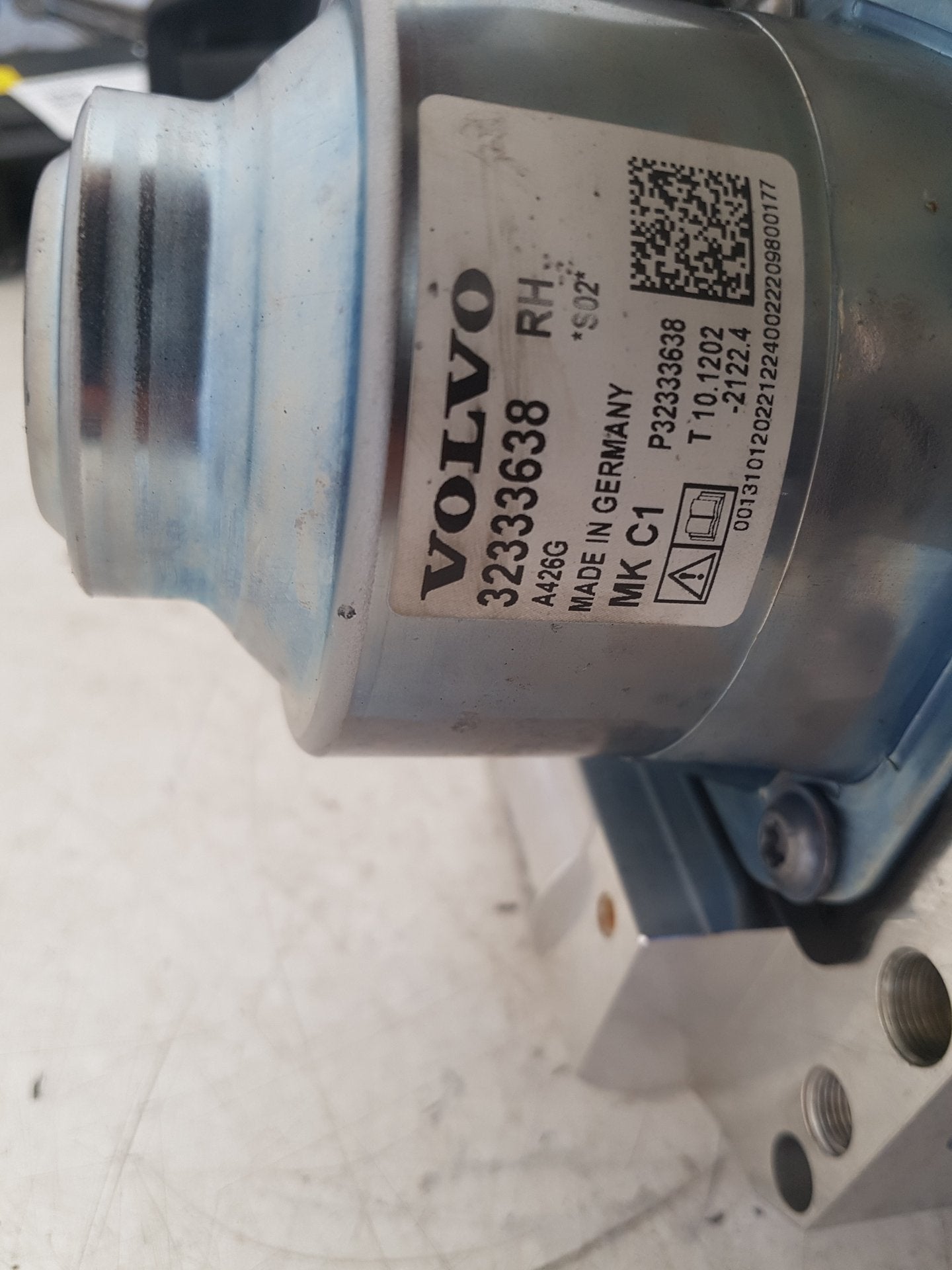 2017 - 2025 Volvo V90 235, 236 Estate BRAKE SERVO & BRAKE MASTER CYLINDER 32281728