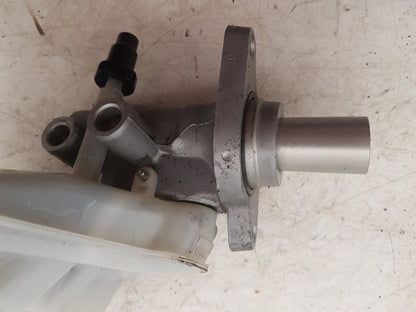2008 - 2011 Volvo V70  Estate BRAKE FLUID RESERVOIR AND MASTER CYLINDER 36010082