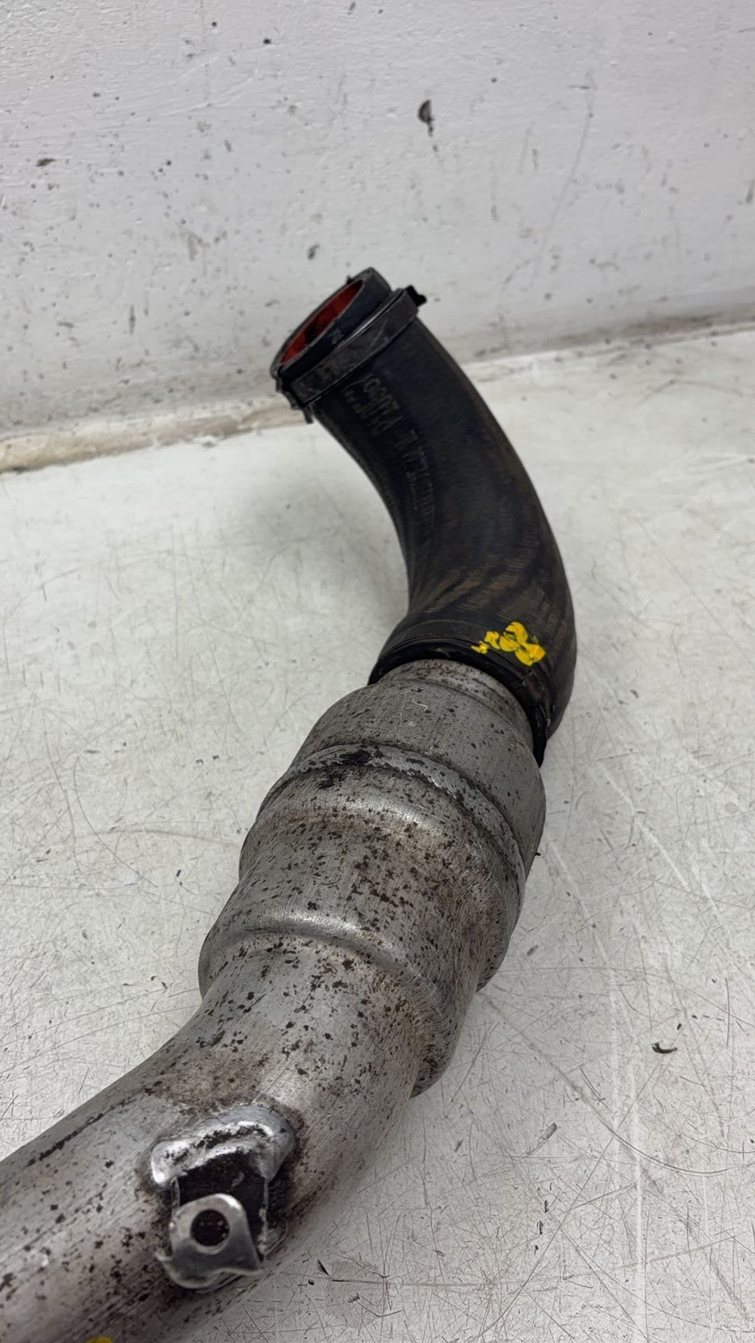 2007 - 2014 Volvo V70   TURBO HOSE 31319820