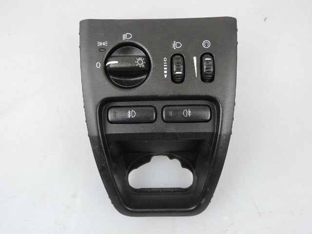 2002 - 2006 Volvo XC90  Estate Headlight Switch 8685452